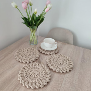 Komplet podkładek szydełkowych okrągłych pod kubki 4szt - 20cm