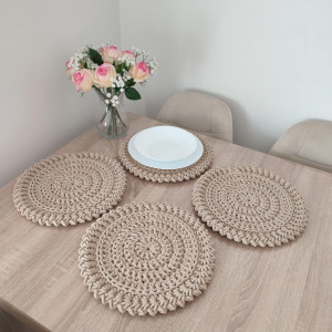 Komplet podkładek szydełkowych ze sznurka 4szt - 32cm