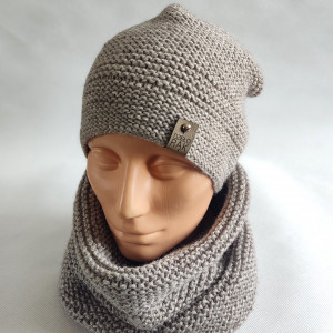 Komplet ręcznie robiony na drutach, beżowy melanż.