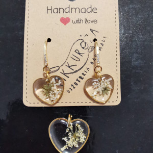 Komplet z dzika marchewka kolczyki serca żywica