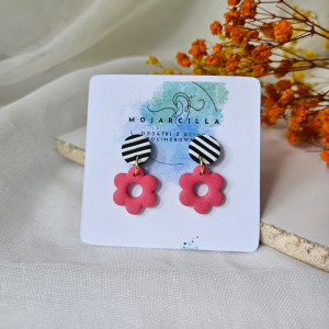 Koralowe kwiaty z paskami