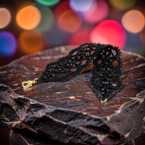 koronkowa bransoletka z czarnym kwarcem