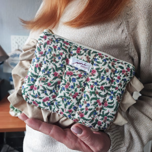 Kosmetyczka kwiatowa beżowa