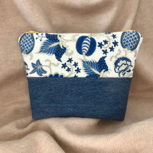 Kosmetyczka materiałowa solidna, stylowa,jeans