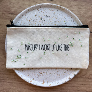 Kosmetyczka saszetka z haftem 6