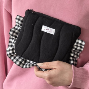 Kosmetyczka w kratkę czarna fala