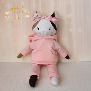Kotek Bella przytulanka, w różowym dresiku, prezent GOTOWA