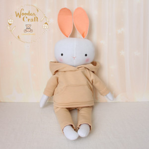 Króliczek Eddie, w beżowym dresiku przytulanka, prezent GOTOWY