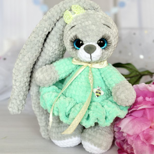 Królik wykonany szydełkiem - mięta