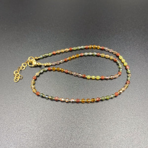 Krótki koralikowy naszyjnik bursztynowo zielony #1099