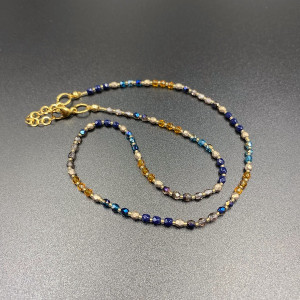 Krótki koralikowy naszyjnik niebiesko bursztynowy #1097