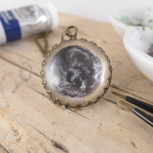 Księżyc, Ręcznie malowany naszyjnik, miniatura