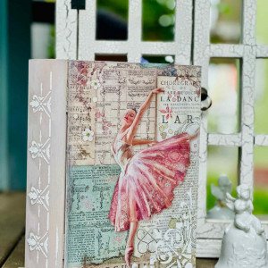 Kufer książka z motywem baletu, prezent, na biżuterię,  dla niej