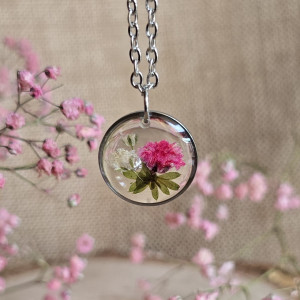 Kwiatowa łąka srebrna zawieszka gipsówka róż