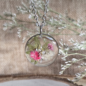 Kwiatowa łąka srebrna zawieszka gipsówka różowe