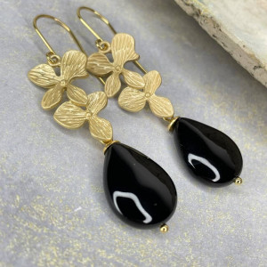 Kwiatowe kolczyki z kroplą onyksu c1271