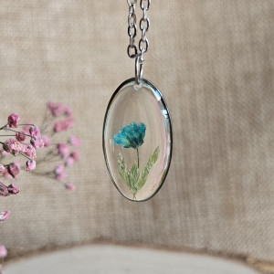 Kwiatowy bukiet zawieszka niebieska gipsówka