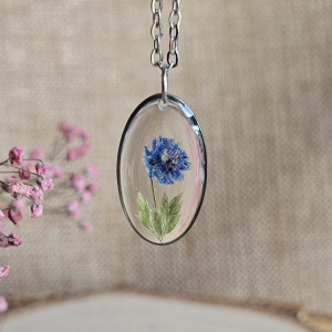 Kwiatowy bukiet zawieszka niebieska gipsówka wisiorek