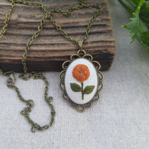 Kwiatowy wisiorek - pomarańczowy