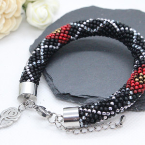 kwiaty i kratka - bransoletka z drobniutkich koralików - ukośnik