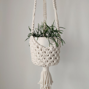 Kwietnik wiszący na okno, Kwietnik boho ze sznurka, Kwietnik ścienny