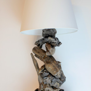 Lampa z drewna z morza nr 42 - Czarny rycerz