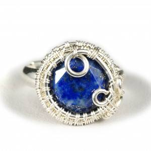Lapis lazuli,Srebrny pierścionek z lapisem.