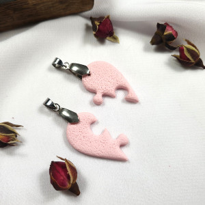 Lekkie różowe wisiorki - serce puzzle