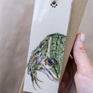 Leśna zakładka do książki z motywem zielonej żabki ręcznie malowanej