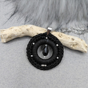 „LINDA” szydełkowy wisiorek