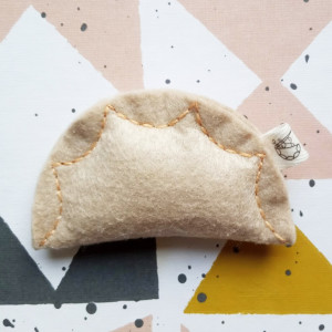 MAGNES PIERÓG Z FILCU