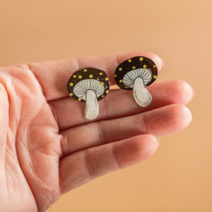 Małe czekoladowe klipsy grzybki muchomorki