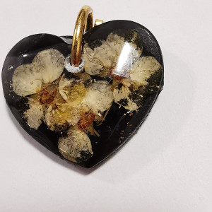 Małe serduszko żywica