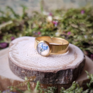 Mały pierścionek z niezapominajką