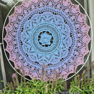 Mandala 65 cm szydełkowa