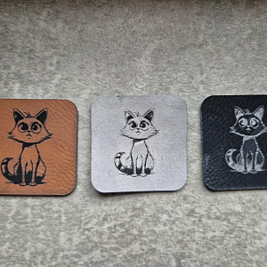 Metki z kotem naszywki grawerowane 3szt