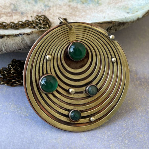Miedziany naszyjnik Zielono na orbitach c1201