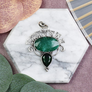 Miedziany posrebrzany ozdobny wisiorek ze szmaragdem i kwarcem #611