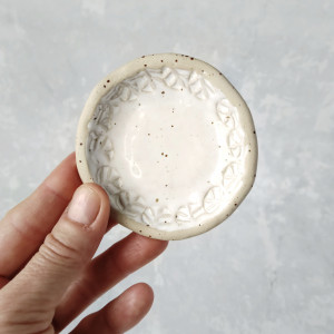 Mini miseczka na biżuterię biała 4