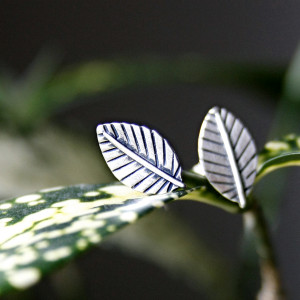Mini silver leaves