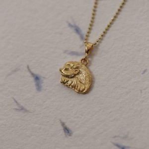 Mini wisiorek jeż ze złoconego srebra