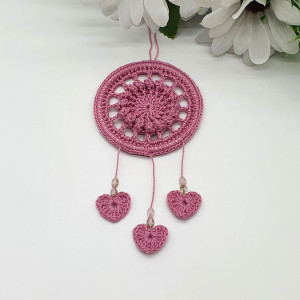 Mini zawieszka w kolorze różowym