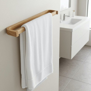 Minimalistyczny drewniany wieszak na ręcznik 43 cm