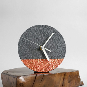 Minimalistyczny zegar z papieru z odzysku