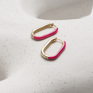 Modne kolczyki pozłacane na lato. Fuksja.