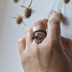 Motyl - pierścionek z oplaitem, regulowany rozmiar