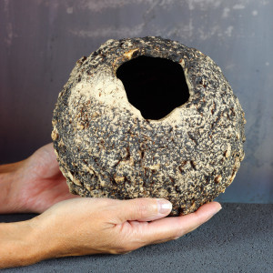 Naczynie ceramiczne "Tonalit - echo zastygłej lawy"