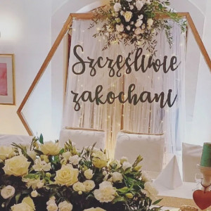 Napis szczęśliwie zakochani