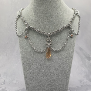 Naszyjnik chainmaille z kryształem Swarovskiego