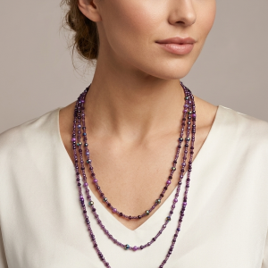 Naszyjnik długi, wielowarstwowy w odcieniach głębokiego fioletu